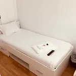 Rooms4all ゲストハウス